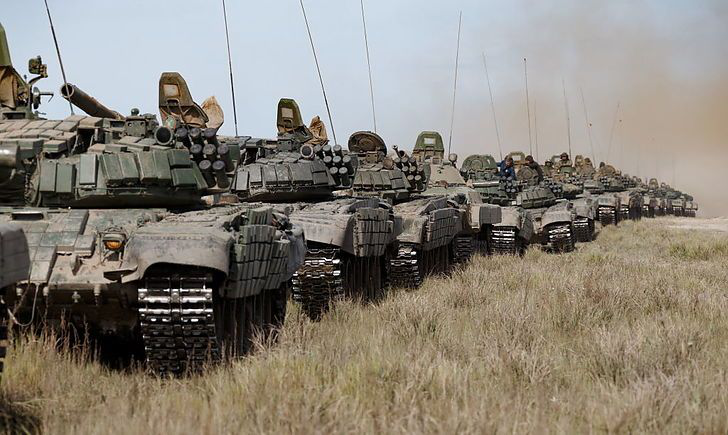 Київщиною рухається близько 100 одиниць бронетехніки росіян