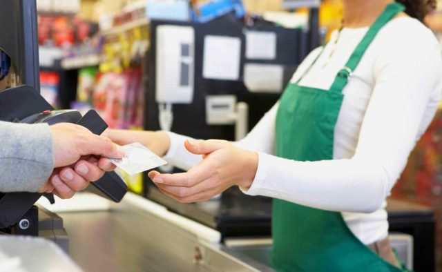 На касах в супермаркетах «Сільпо» підвищили ліміт зняття готівки