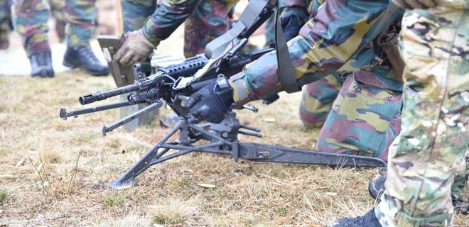 Бельгія відправила до України 2000 кулеметів, 3000 автоматів та 200 гранатометів