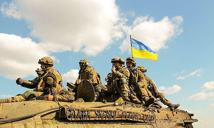 Українським військовим платитимуть по 100 тисяч гривень на місяць