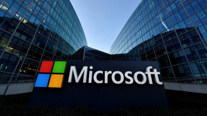 Microsoft зупиняє всі продажі в РФ