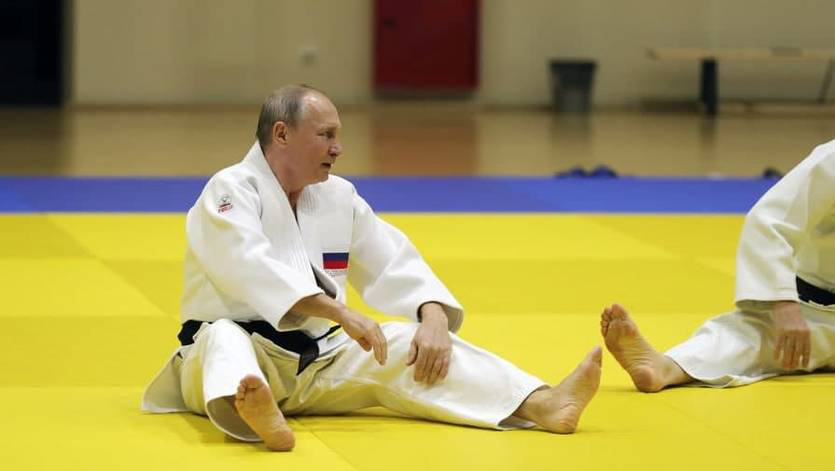 Міжнародна федерація дзюдо позбавила Путіна всіх посад
