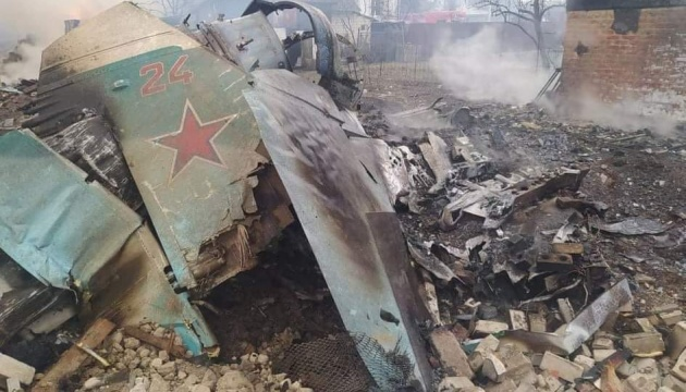 Українські повітряні сили збили ще один російський літак (відео)