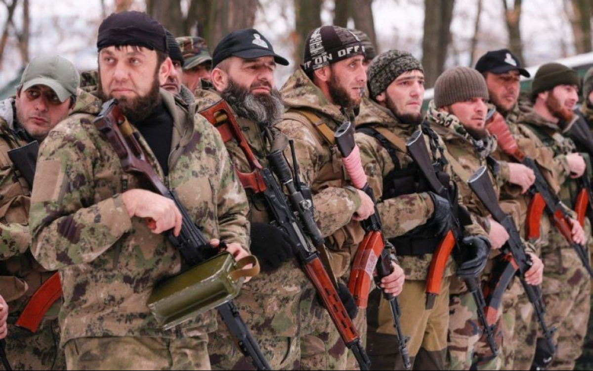 Під Києвом стоять кадирівці, які не дають відступати військам РФ