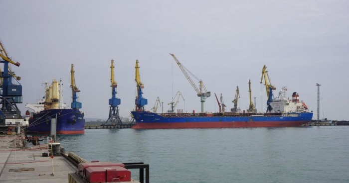 росія заблокувала майже сотню іноземних суден в українських портах