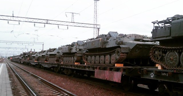 У Білорусі продовжують фіксувати переміщення військової техніки, – журналіст