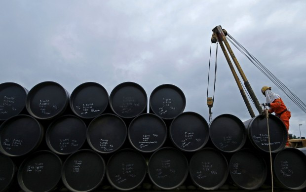 Через санкції росія втрачатиме постачання 3 млн барелів нафти на добу