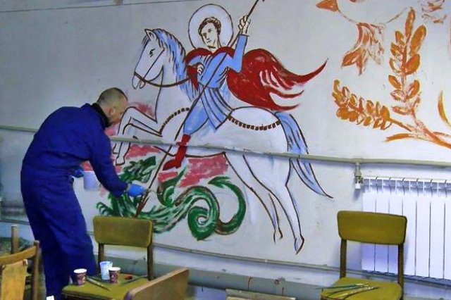 Художники перетворили бомбосховище у Луцьку у мистецький об'єкт (відео)