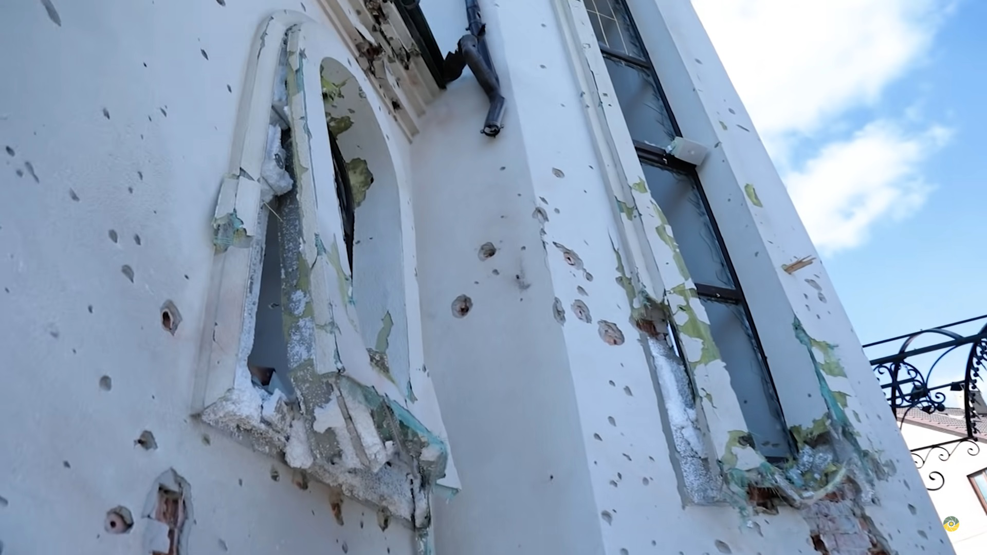 В Ірпені російські окупанти обстріляли московську церкву (відео)