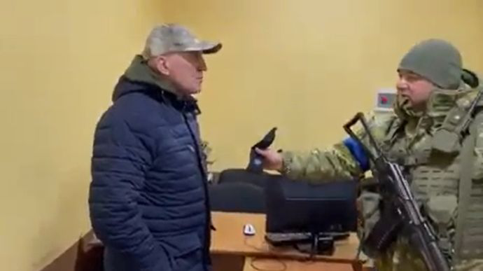 «30 срібняків» за зраду передали українські прикордонники білорусам (відео)