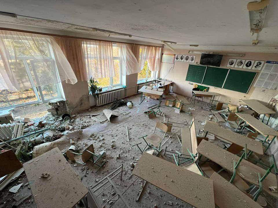 Загарбники зруйнували або пошкодили понад 500 закладів освіти