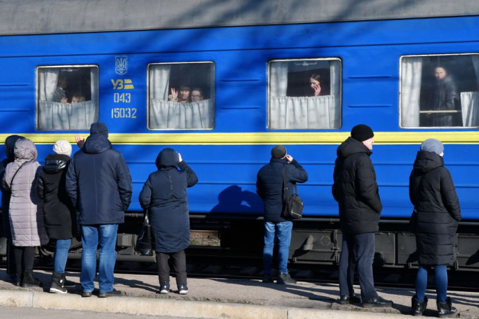 «Укрзалізниця» повертає платний проїзд в поїздах з заходу на схід і за кордон