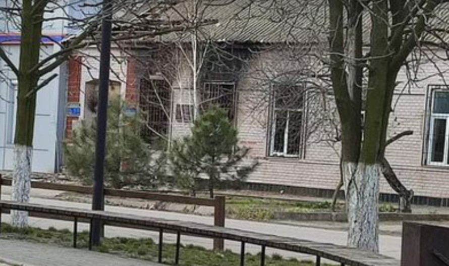 У Генічеську українці підпалили військкомат, захоплений окупантами