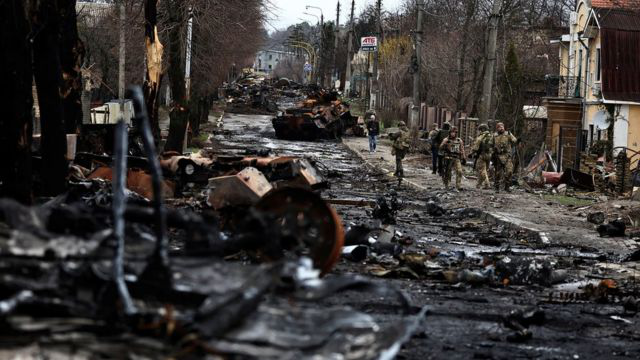 Російських військових, які чинили звірства в Бучі, повертають в Україну, – розвідка