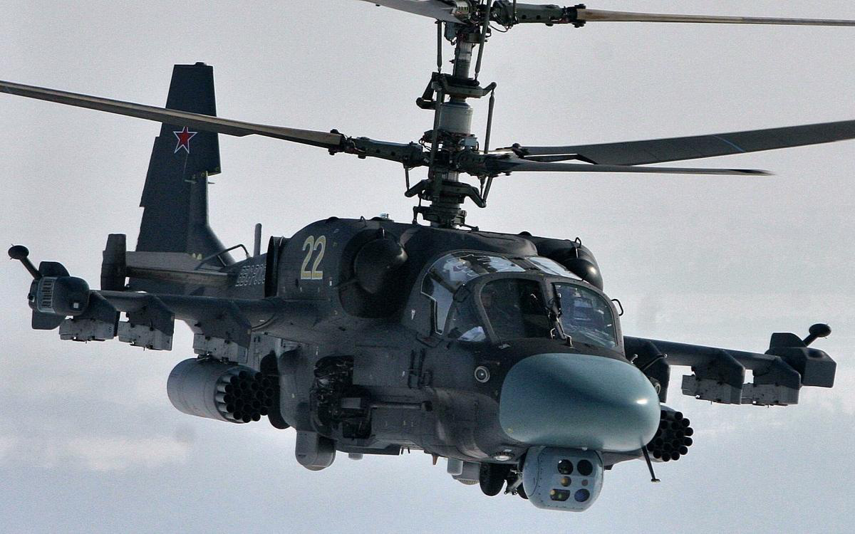 На сході України військові за добу знищили до 50 росіян, 4 танки і вертоліт