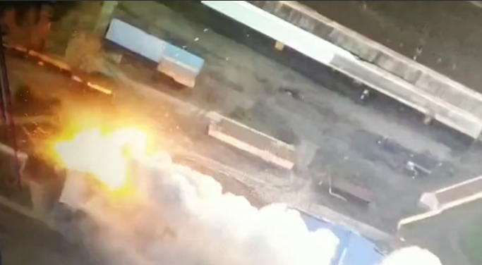 Українські артилеристи знищили склад з боєприпасами окупантів (відео)