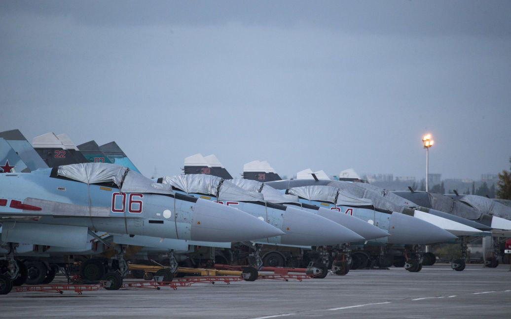 Супутникові знімки фіксують велику кількість російських винищувачів на авіабазі у Воронежі (фото)