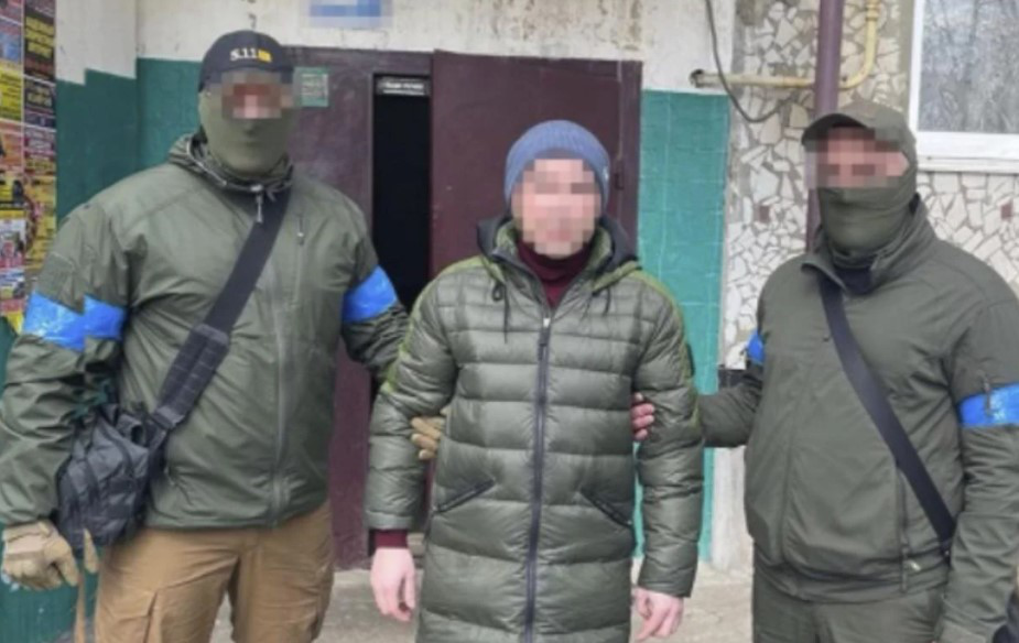 Працював у адміністрації експрезидента: СБУ затримали російського спецагента (відео)