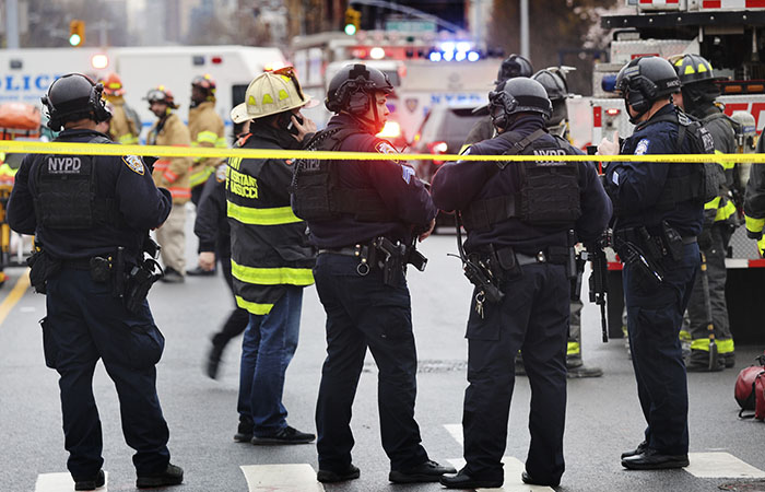 У Нью-Йорку в метро сталася стрілянина: 5 загиблих і 13 поранених (відео)