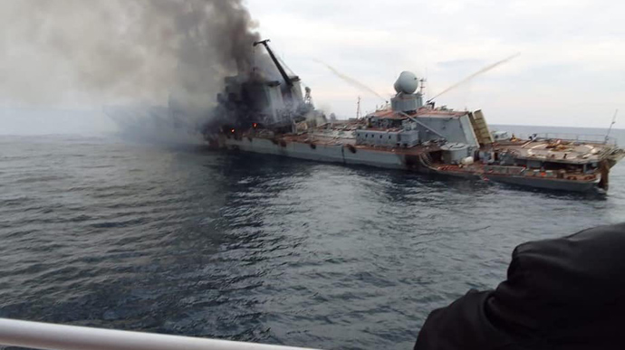 У мережі з’явилися перші фото підбитого крейсера «Москва», – ЗМІ (відео)