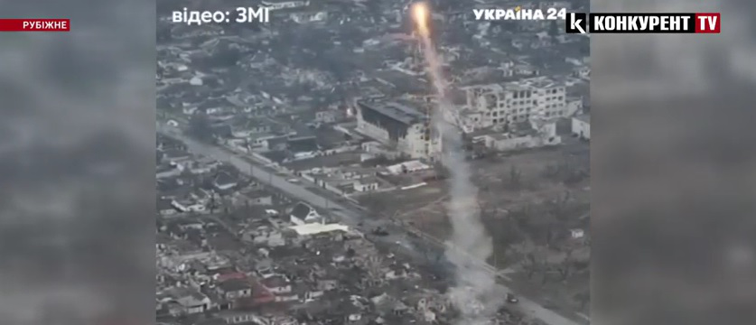 рашисти нещадно обстрілюють житловий будинок на Луганщині (відео)