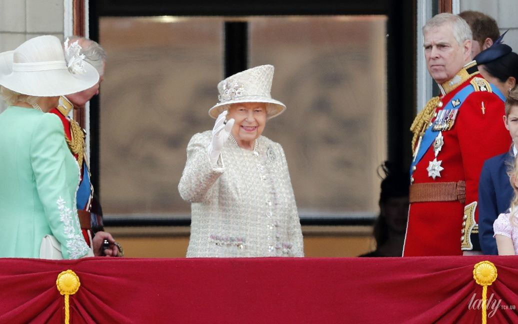 Вийде чи ні: під загрозою традиційне фото Єлизавети ІІ на балконі