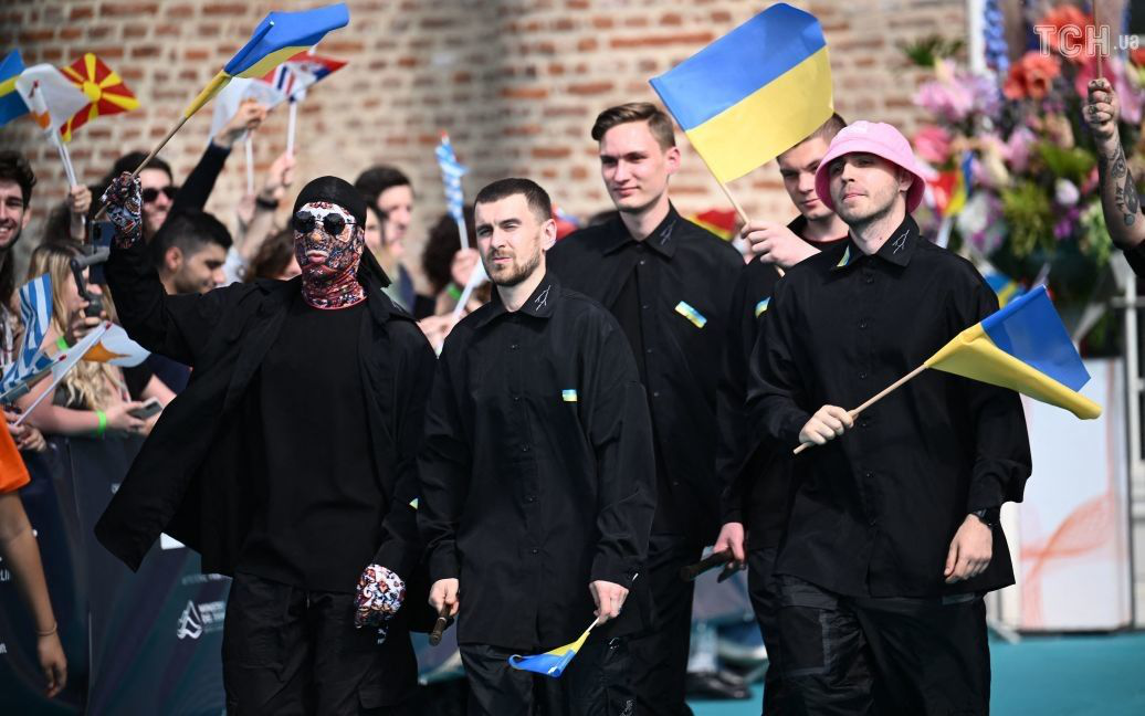 Під гучні оплески та вигуки «Слава Україні»: як Kalush Orchestra зустріли на відкритті «Євробачення-2022»