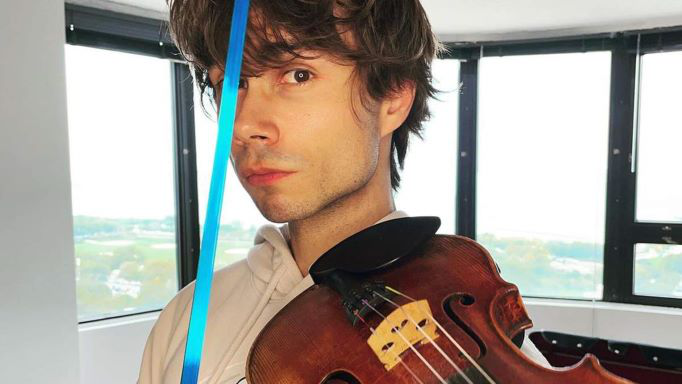 Переможець Євробачення 2009 Олександр Рибак зіграв «Stefania» на скрипці (відео)