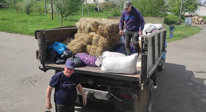 Луцький зоопарк отримав допомогу від мешканців Підгайцівської громади (фото)
