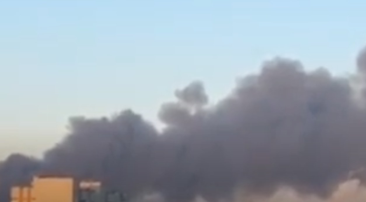 Чотири ракети повністю знищили об'єкт військової інфраструктури у Яворівському районі (відео)