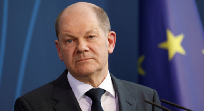 Шольц відхилив вимогу Європарламенту запровадити санкції проти Шредера
