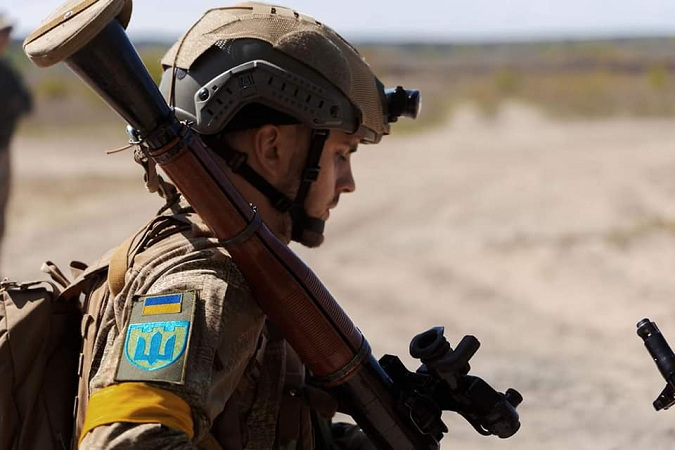 На Донбасі ворог б'є усім спектром озброєння, – оперативна інформація генштабу