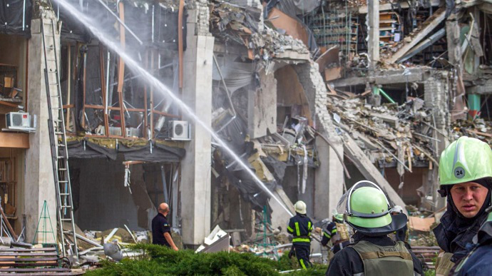 Під завалами у Харкові виявили 150 тіл, врятували 250 людей, 5 рятувальників загинули