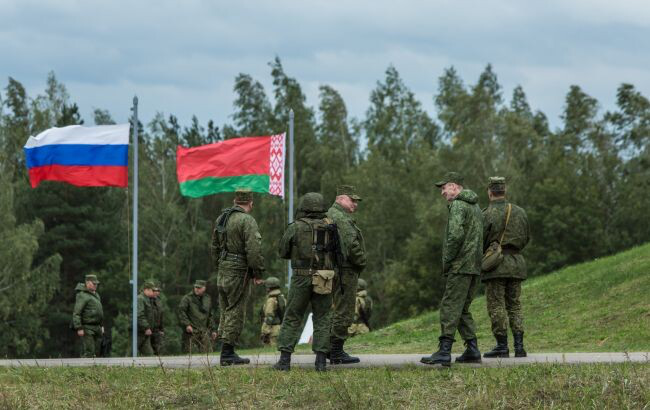 Білорусь продовжила навчання військових на кордоні