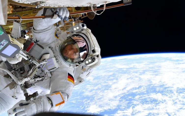 Німецький астронавт розповів, як війна в Україні виглядає з космосу