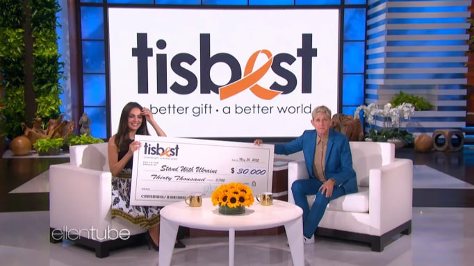 В ефірі свого шоу Еллен Дедженерес пожертвувала 30 тисяч доларів українцям (відео)