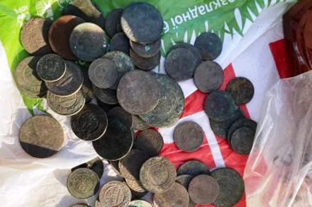На «Устилузі» затримали харків'янина: намагався провезти цінні монети