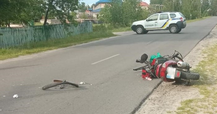 На Волині молодик на «їбені» збив велосипедиста – обидва у лікарні (фото, відео)