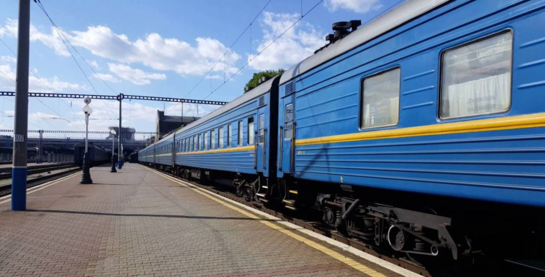 Через ракетний удар на Львівщині деякі поїзди затримуються