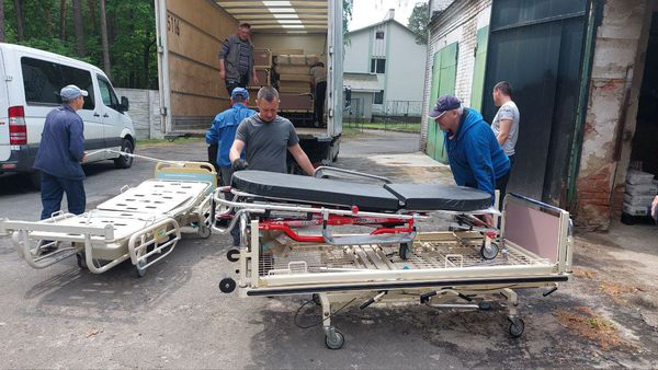 Волинський онкоцентр отримав функціональні ліжка з Бельгії (фото)
