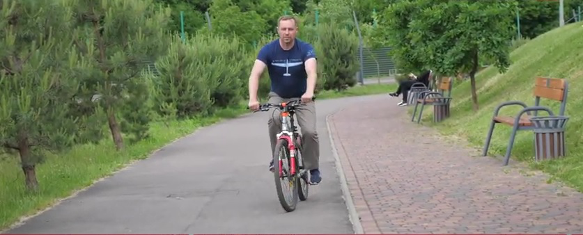 З авто – на велосипед: чому двоколісний є найкращим рішенням для лучан (відео)