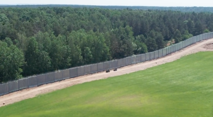 Польща збудувала перші 140 км стіни на кордоні з Білоруссю