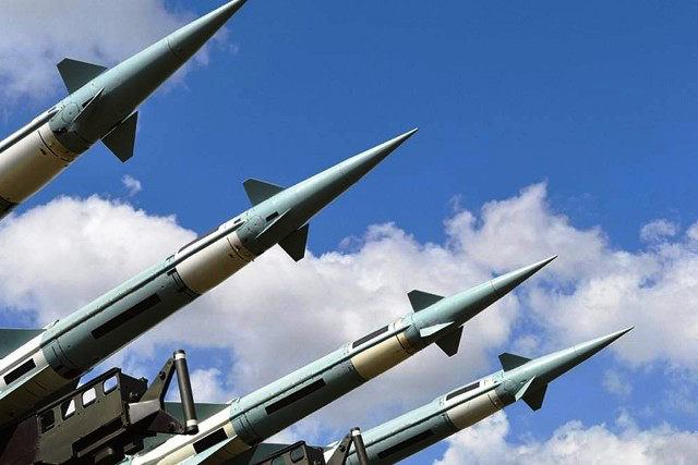 Депутат Європарламенту запропонував подарувати Україні ядерну зброю