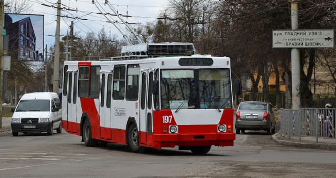 На Львівську через Соборності: в Луцьку просять пустити новий тролейбус