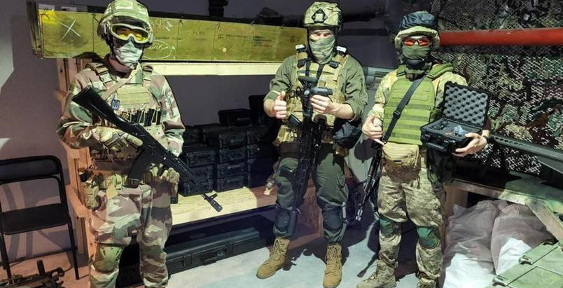 Українські волонтери отримали право купувати летальну зброю за кордоном