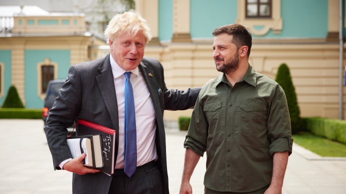 Джонсон прогнозує контрнаступ України: Британія підтримає дипломатично