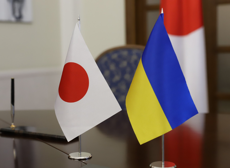 Японія надасть Україні 100 мільйонів доларів та допоможе зберігати зерно