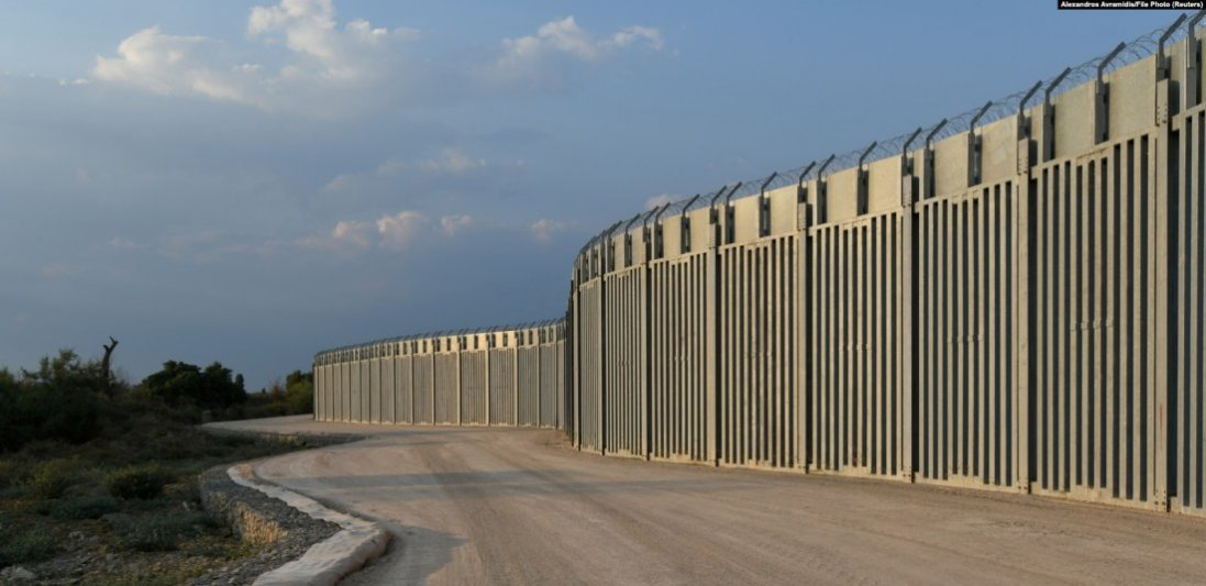 Польща завершує будівництво стіни на кордоні з Білоруссю