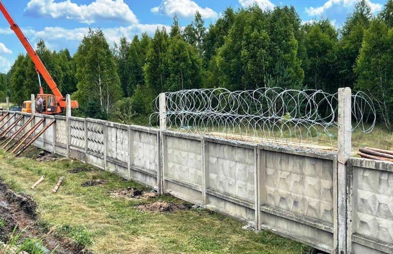 Причин для паніки немає: на Камінь-Каширщині укріплюють кордон з Білоруссю (відео)