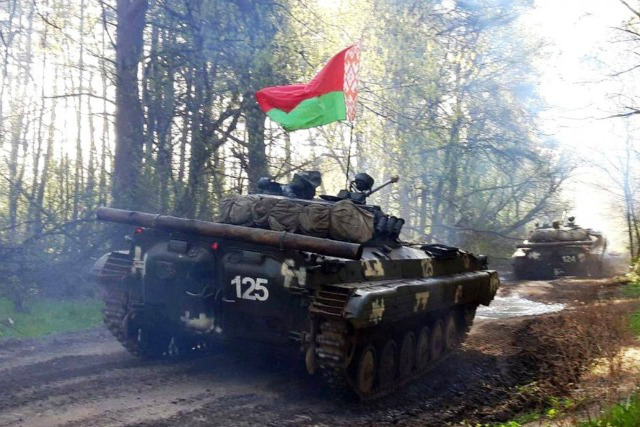 В Білорусі триває активне переміщення військової техніки